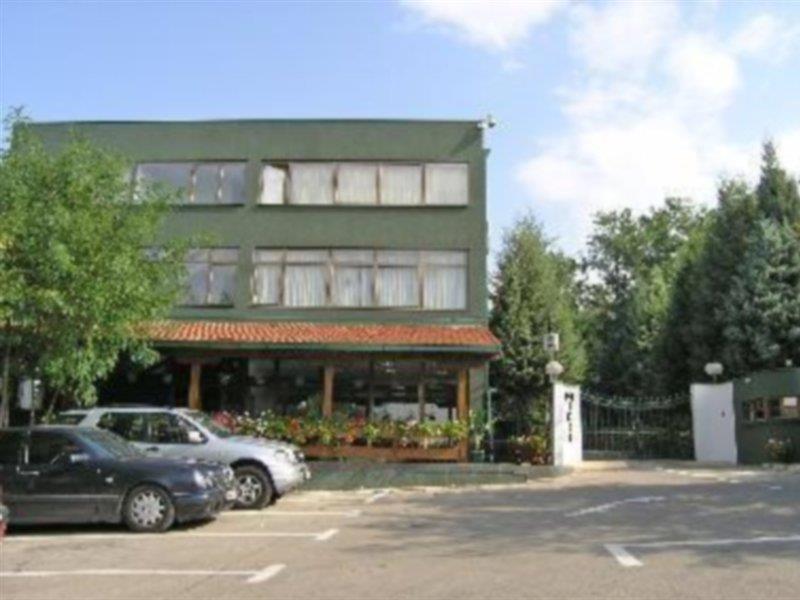 The Hunter'S Lodge Kamnik Skopie Exterior foto